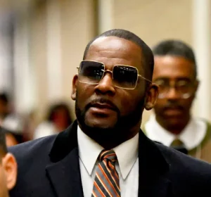 R. Kelly found guilty on six counts of child p0rn0graphy